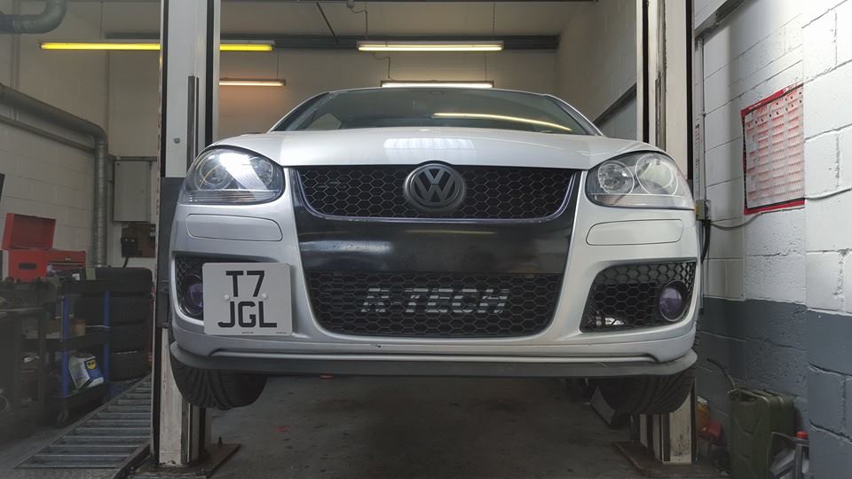 VW Golf 2.0 TFSI and Edition 30 Dynodaze Custom Front Mount Intercooler Big Core FMIC and Ali Hardpipes - Image 2